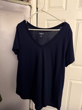 torrid Navy V-Neck Short Sleeve Tee